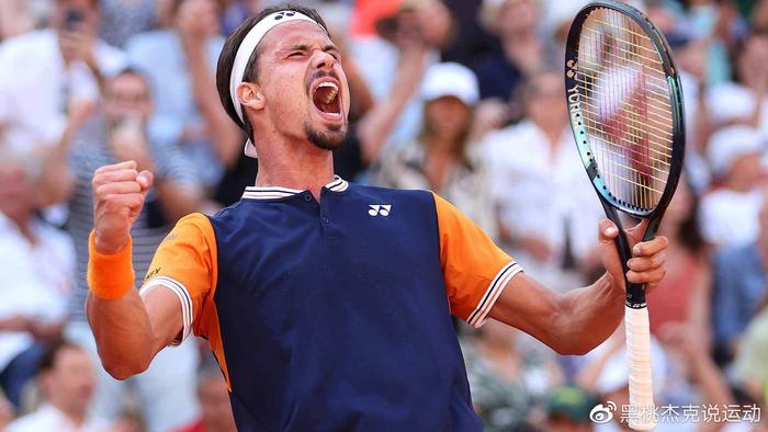 在首两轮中 在首两轮中