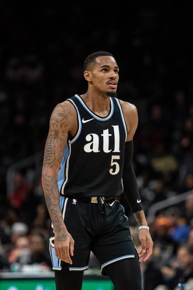 杨领衔的进 杨领衔的进