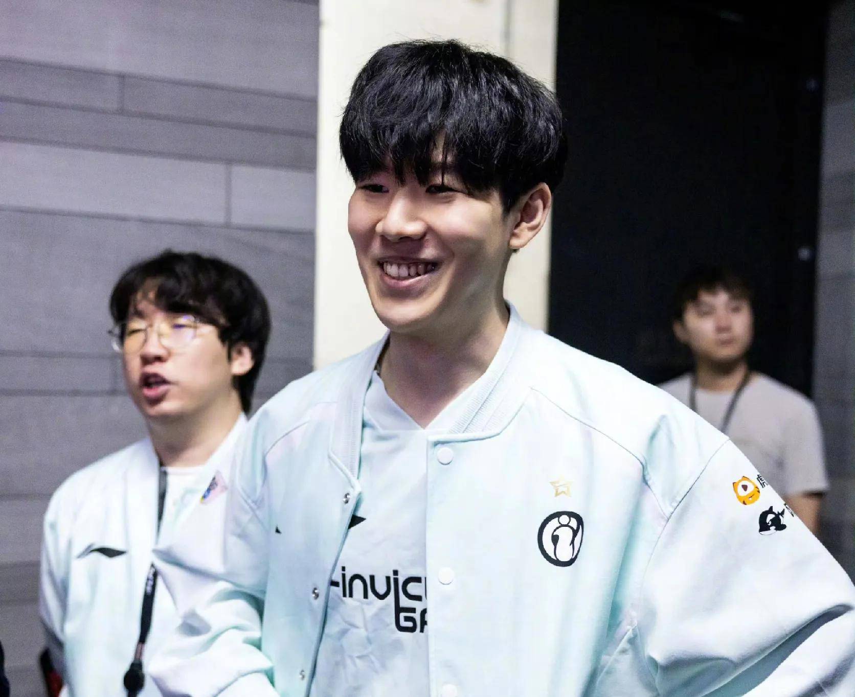 为全球观众 为全球观众