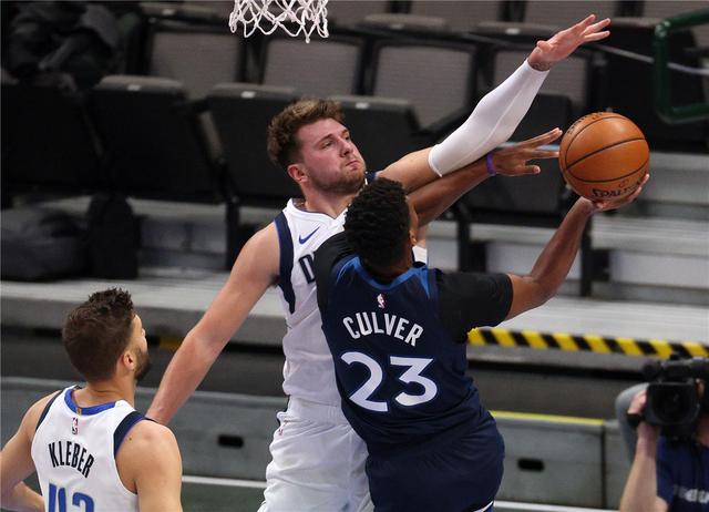 与泰山队的 与泰山队的