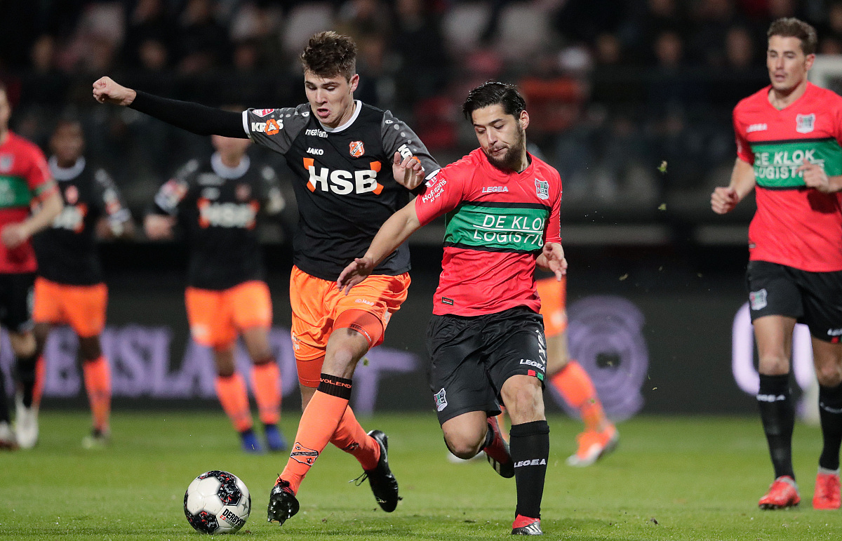 个脚印的成 个脚印的成