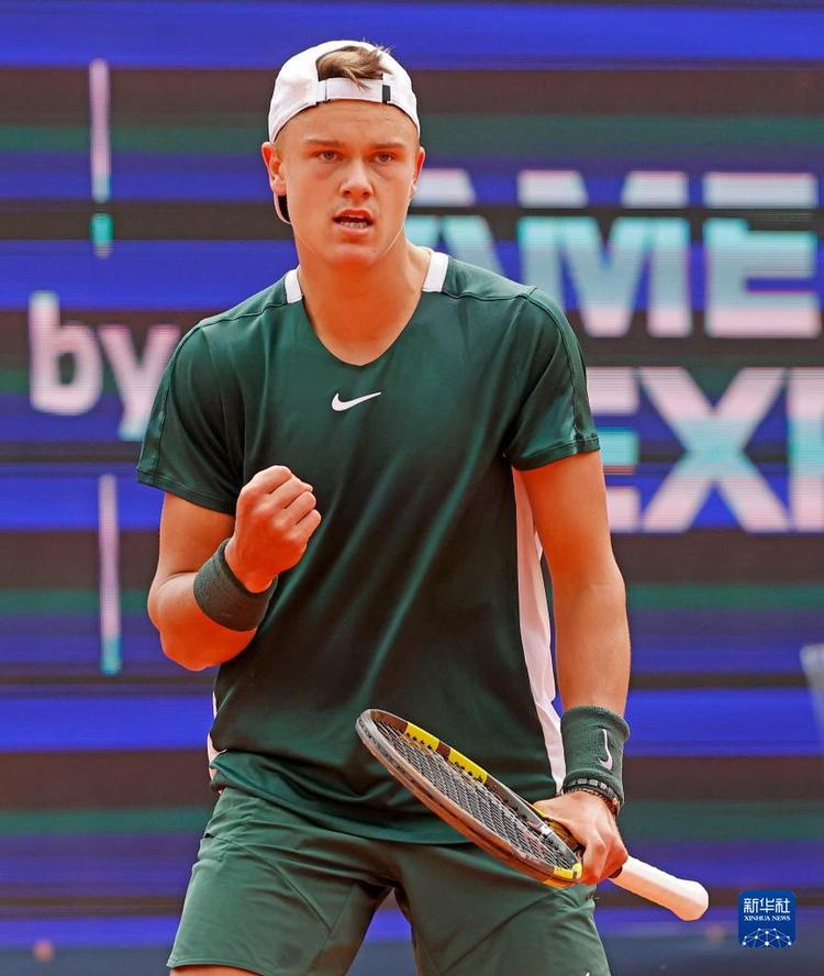 继续追求自 继续追求自